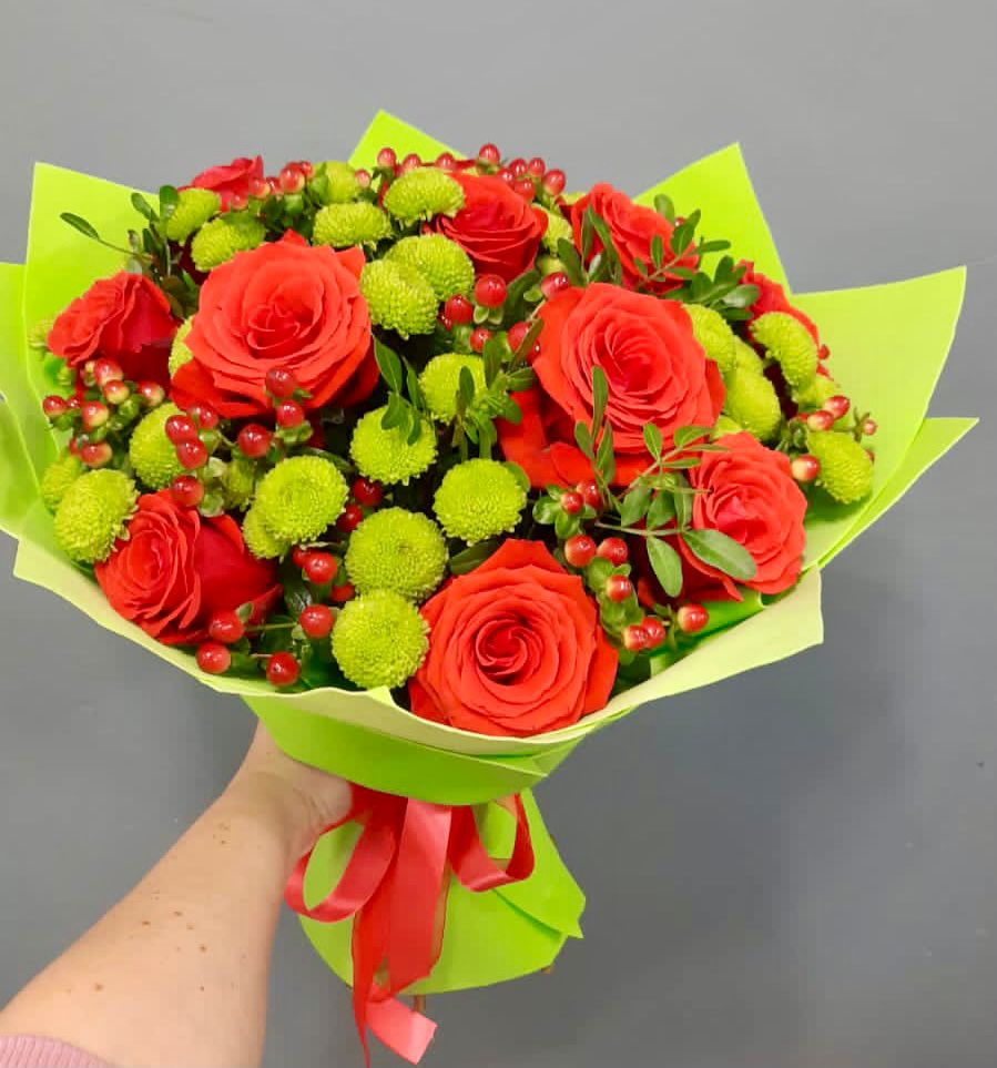 Букет цветов из: Хризантемы и Розы в Агроном