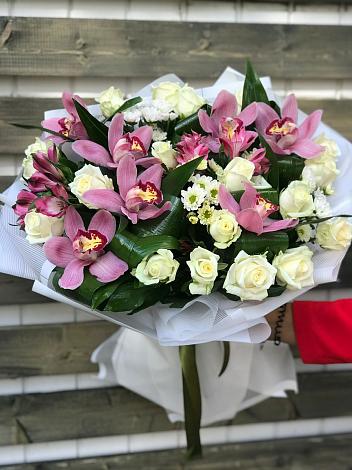 Букет цветов из: Розы и Хризантемы в Агроном