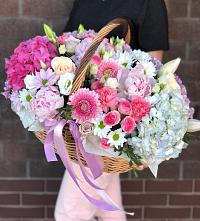 Композиция солнечный день в Агроном Цветочная композиция из Розы, Хризантемы, Пионы и Лизиантусы в корзине в Агроном