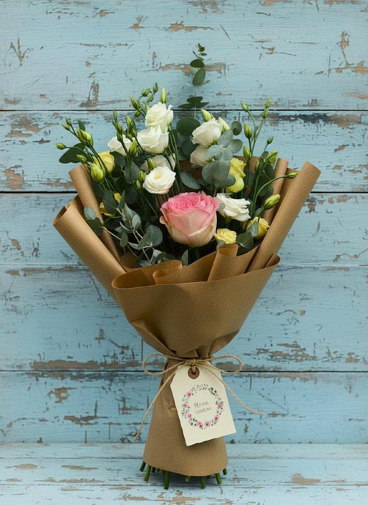 Букет цветов из: Розы и Лизиантусы в Агроном