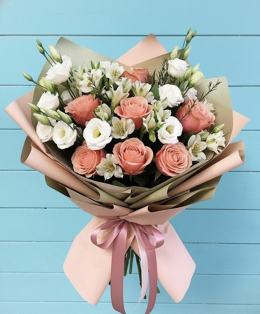 Букет цветов из: Розы, Альстромерии и Лизиантусы в Агроном