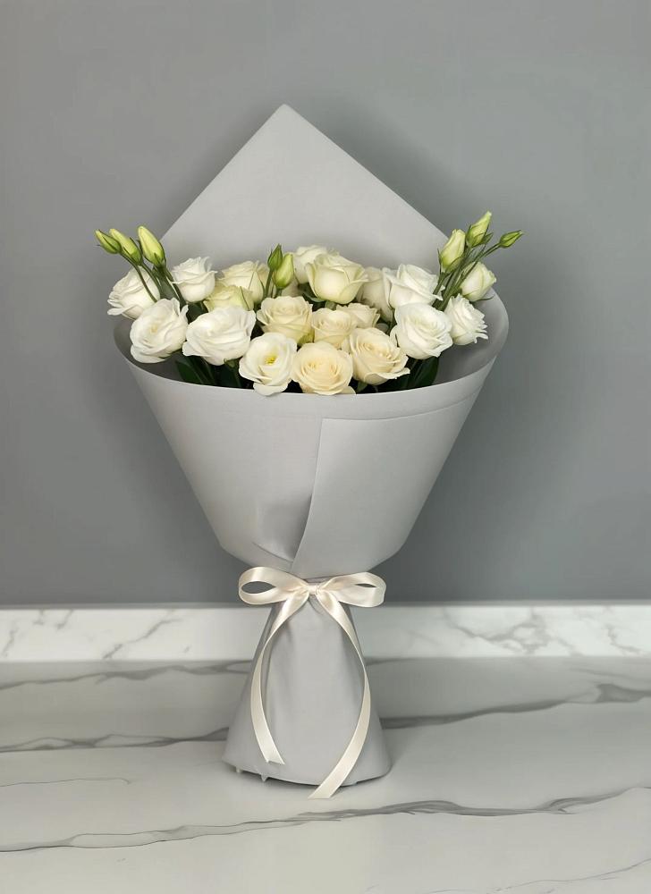 Букет цветов из: Розы и Лизиантусы в Агроном