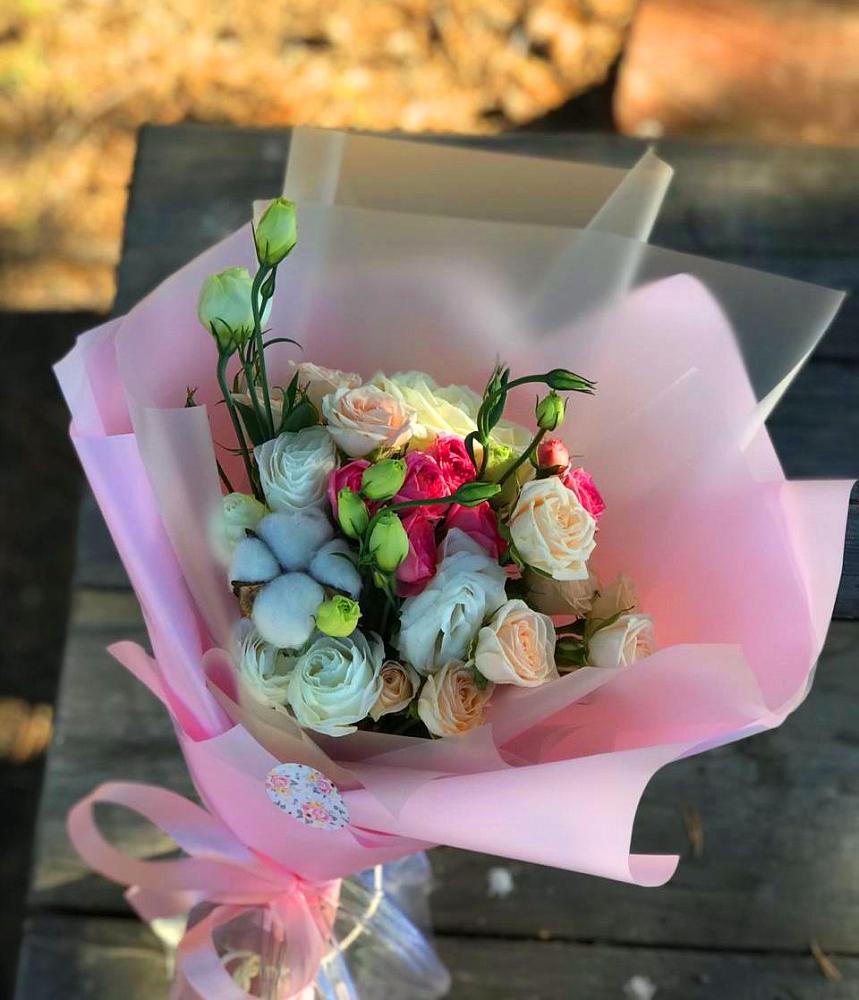 Букет цветов из: Розы и Лизиантусы в Агроном