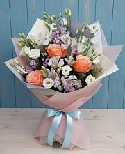 Букет цветов из:  Лизиантусы, Розы, Альстромерии и Гипсофила в Агроном