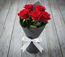 Букет 5 Красных роз Эдлесс Лав в Агроном