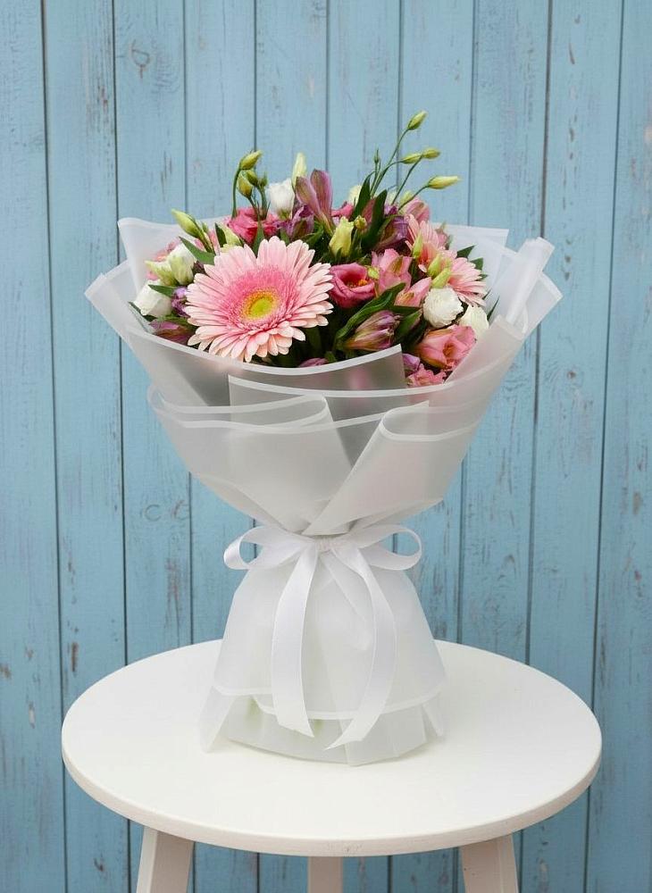 Букет цветов из: Герберы, Альстромерии и Лизиантусы в Агроном