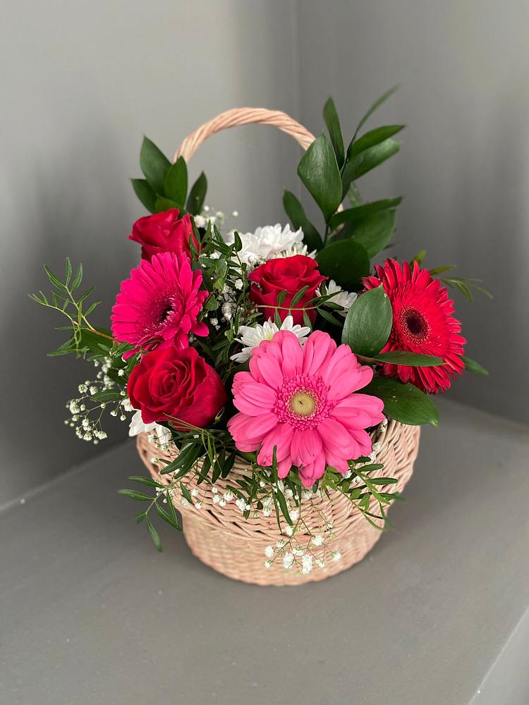 Цветочная композиция из Розы, Хризантемы и Герберы в корзине в Агроном