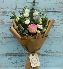 Букет цветов из:  Розы и Лизиантусы в Агроном