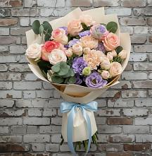 Букет цветов из:  Розы, Лизиантусы и Гвоздики в Агроном