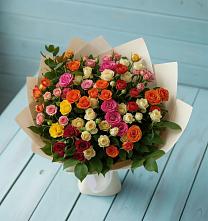 Букет Микс из разноцветных кустовых роз в Агроном