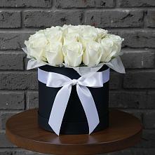 Цветочная композиция из Розы в шляпной коробке в Агроном